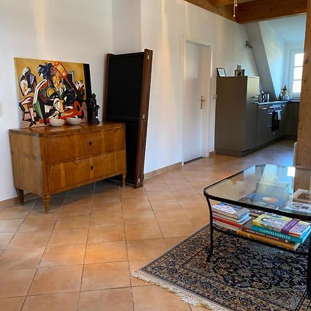 Helle Und Ruhige Dachgeschosswohnung Munchen Bagian luar foto
