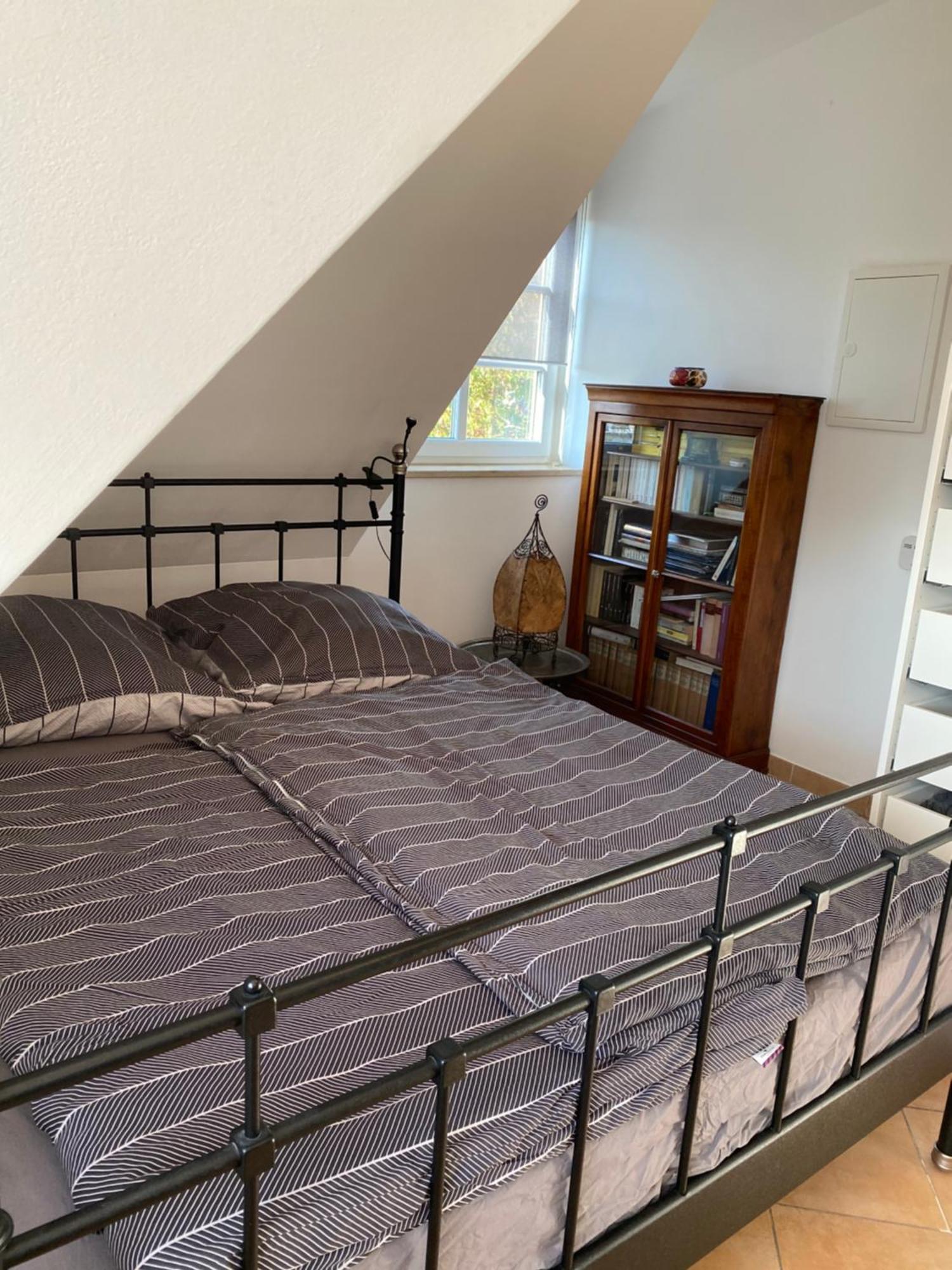 Helle Und Ruhige Dachgeschosswohnung Munchen Bagian luar foto