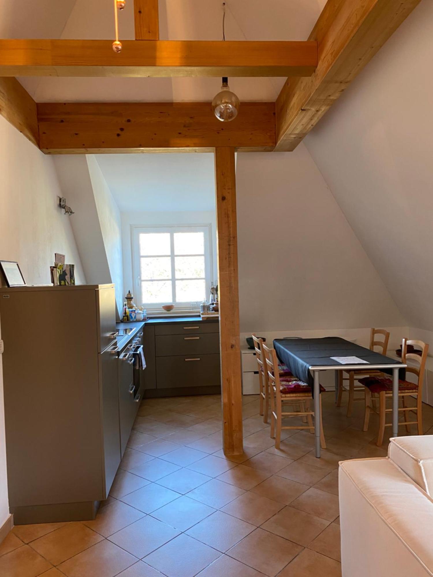 Helle Und Ruhige Dachgeschosswohnung Munchen Bagian luar foto