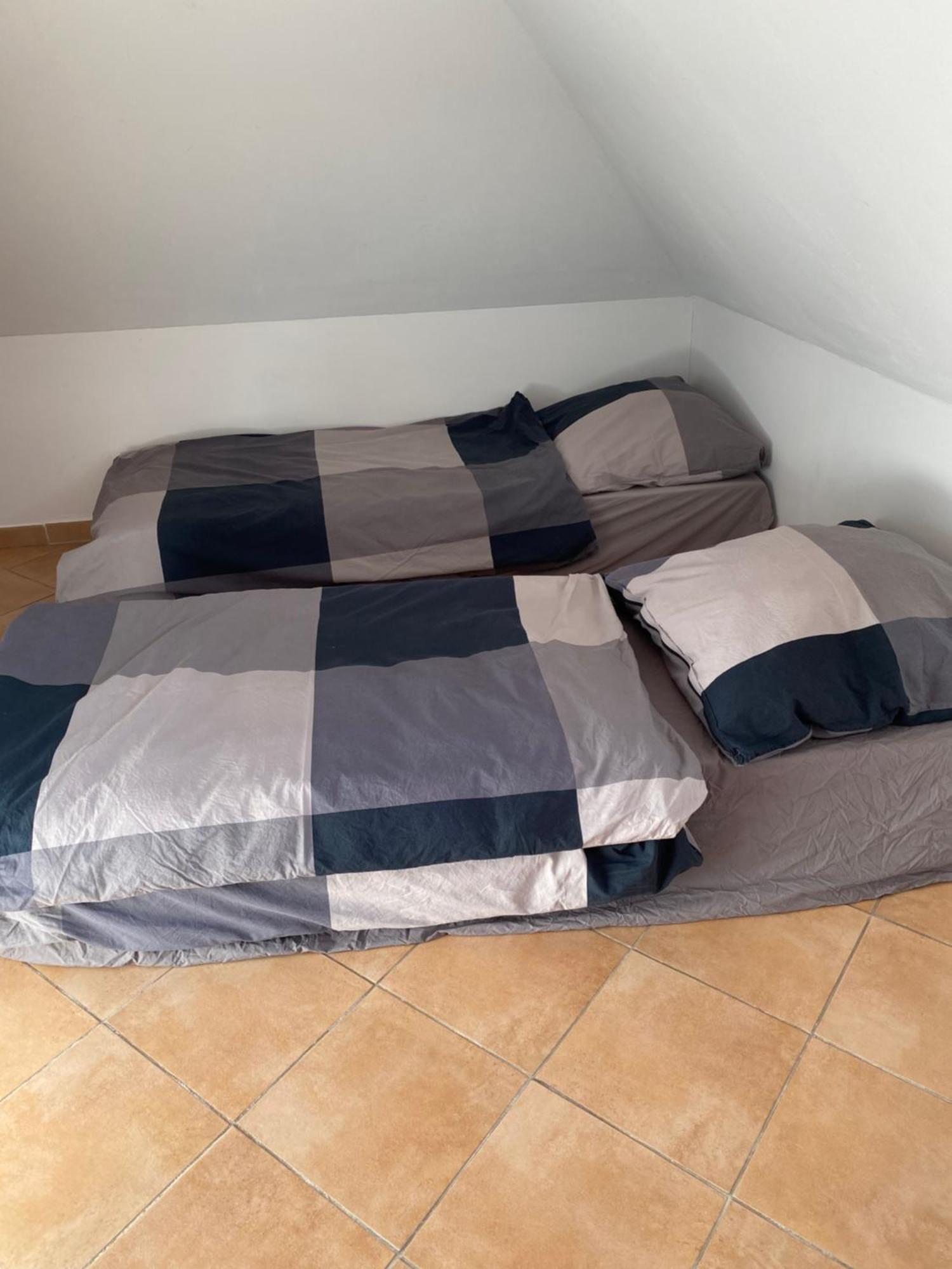 Helle Und Ruhige Dachgeschosswohnung Munchen Bagian luar foto