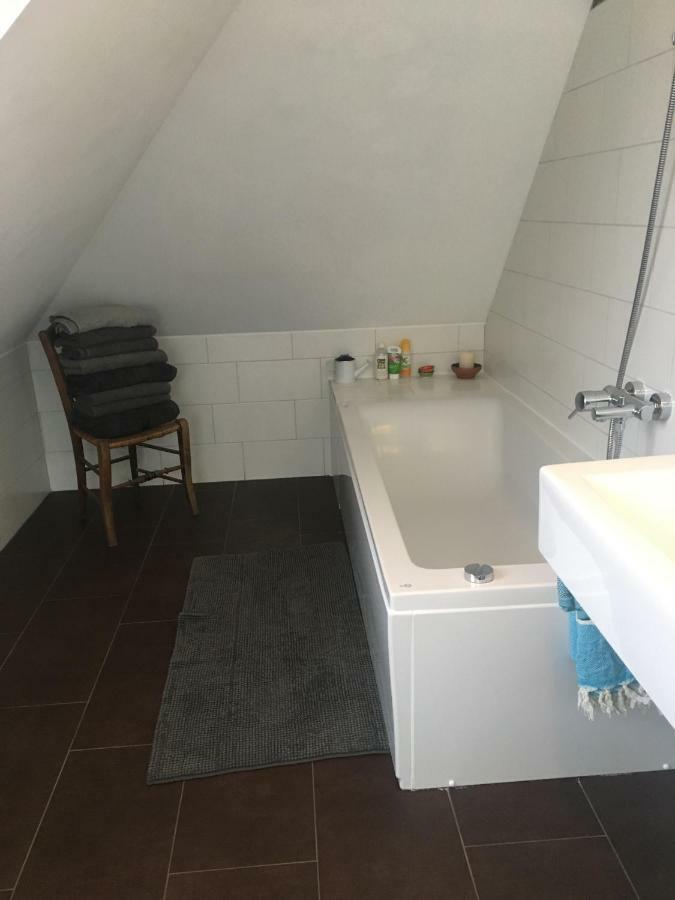 Helle Und Ruhige Dachgeschosswohnung Munchen Bagian luar foto